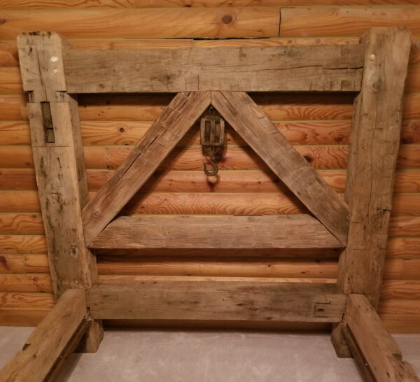 Custom reclaimed barnwood bedroom furniture